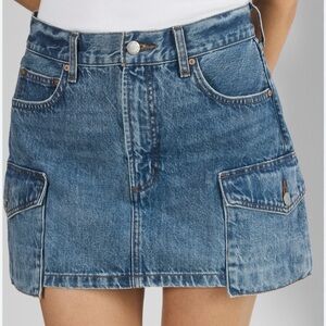Aritzia- Denim Forum ’90s Mid-Rise Cargo Mini Skirt Size 30